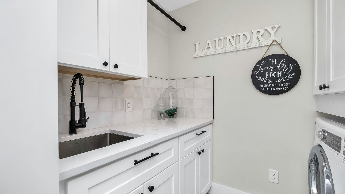 Modern laundry room floor