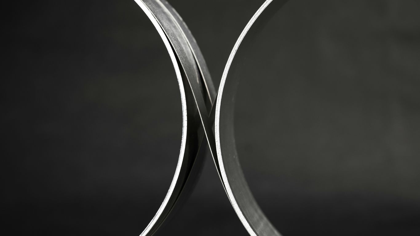 Marble tabletop with sculptural dining base