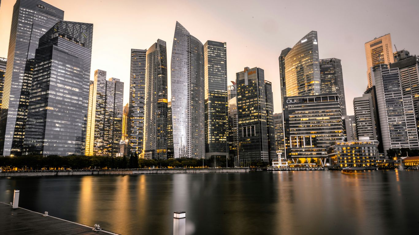 a city skyline at night