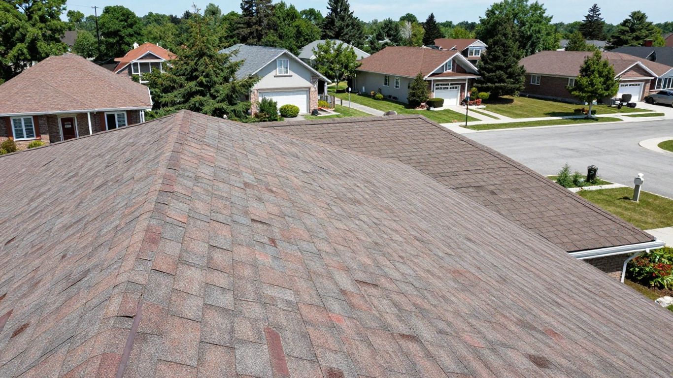 Residential roof in Oakville, ON
