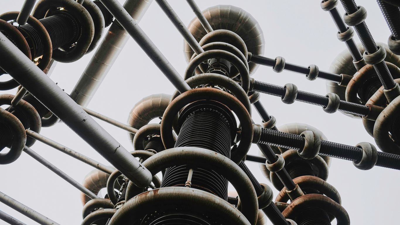 a bunch of wires that are connected to each other