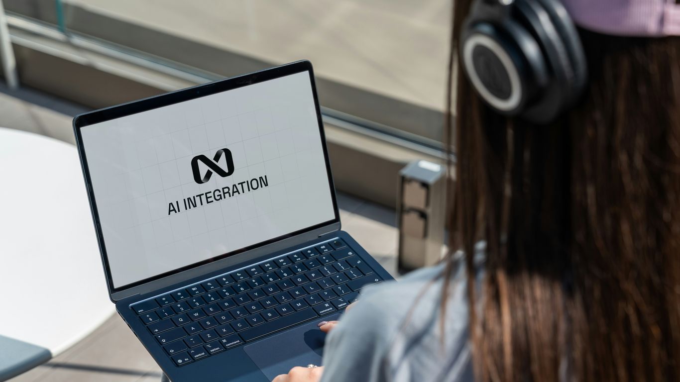 Why I Don’t Compete With AI — I Work Alongside It Now