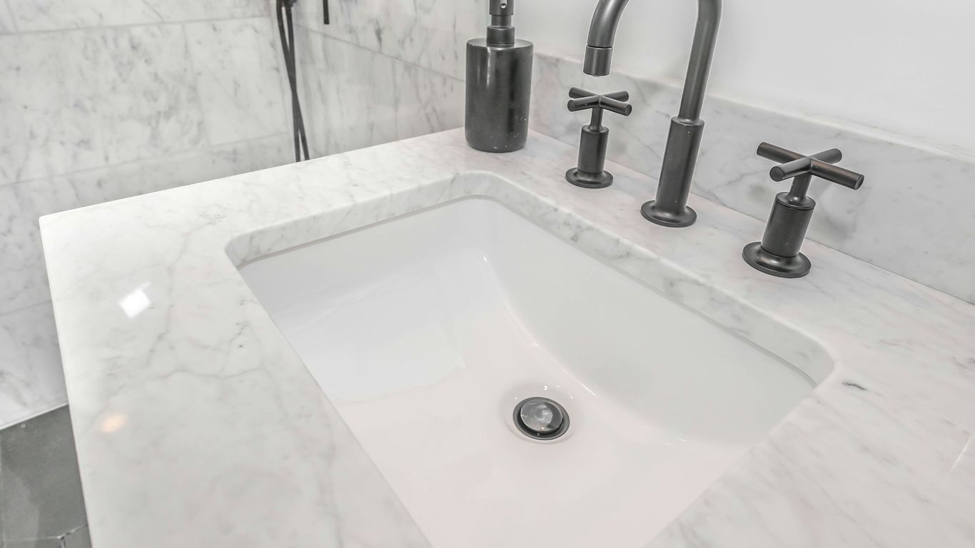 Marble basin installation styles in bathroom