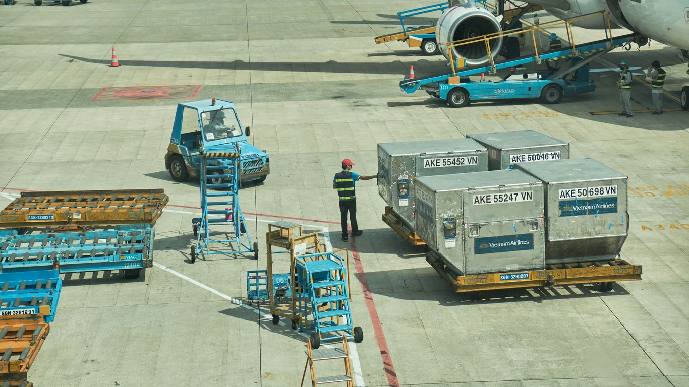 Singapore customs declaration and cargo inspection
