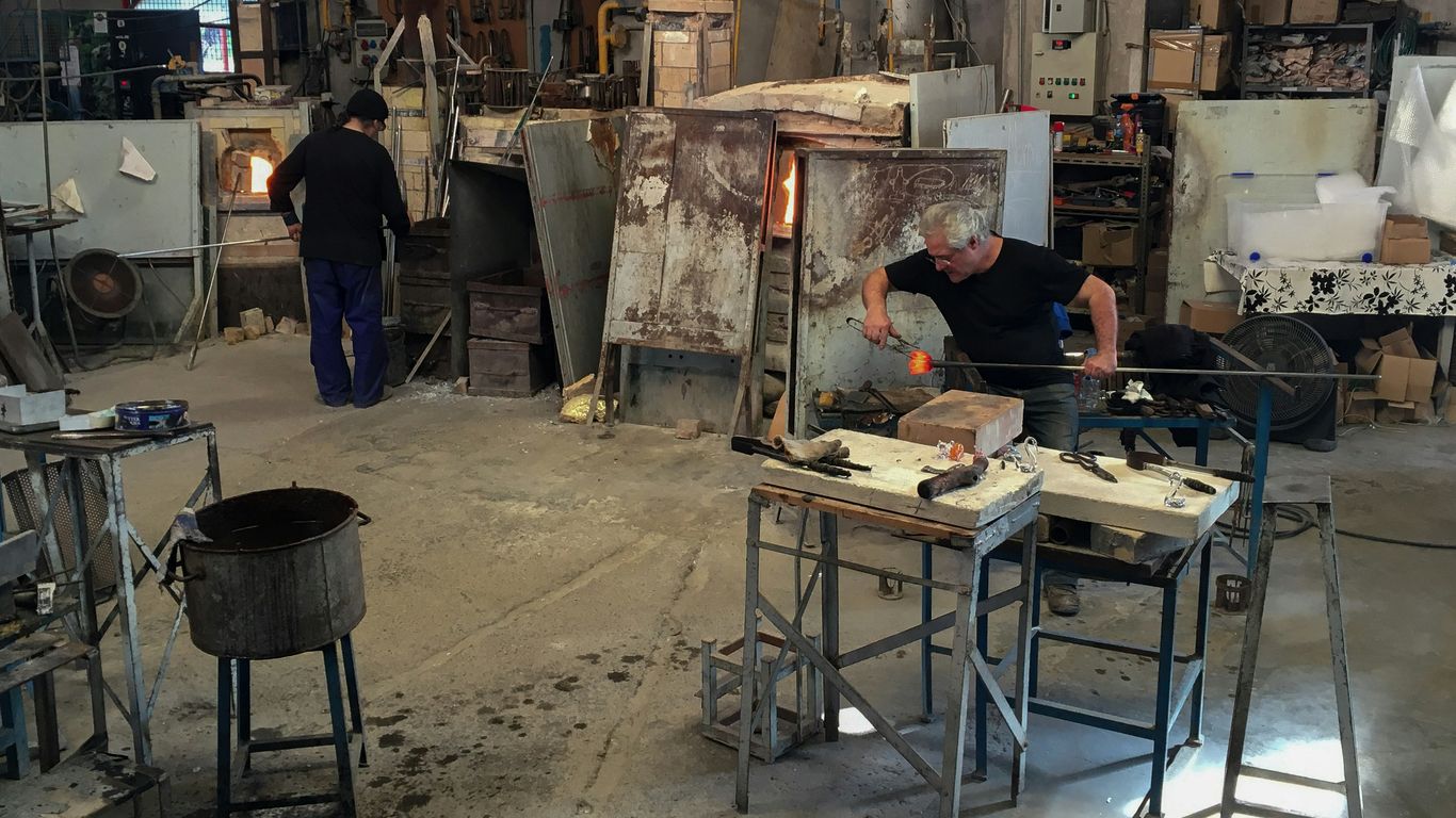 Marble slab fabrication workshop