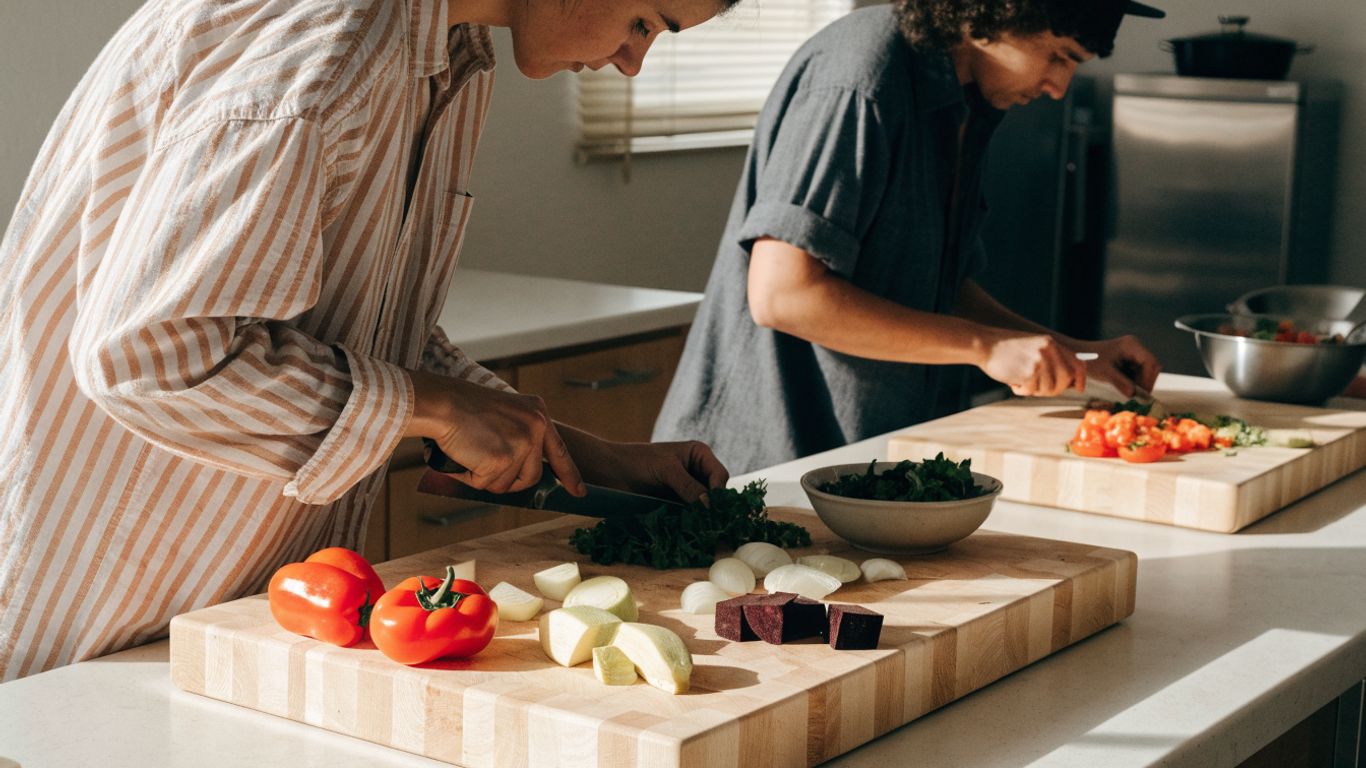 How to Choose an End Grain Cutting Board for a Two Cook Kitchen