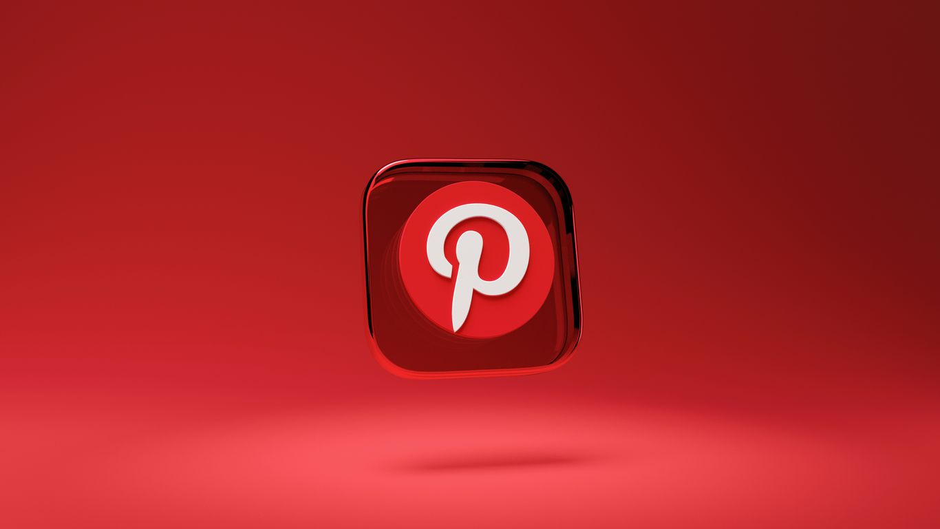 a red square button with a pin on it