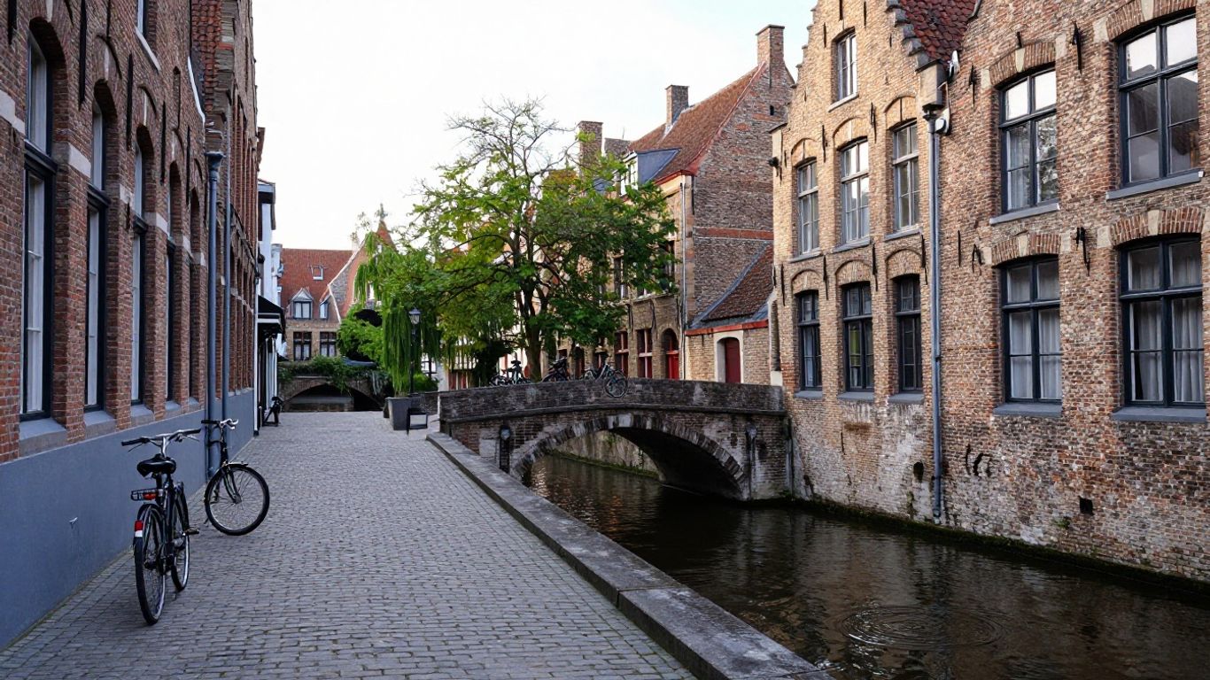 Canaux et ruelles paisibles du centre de Bruges
