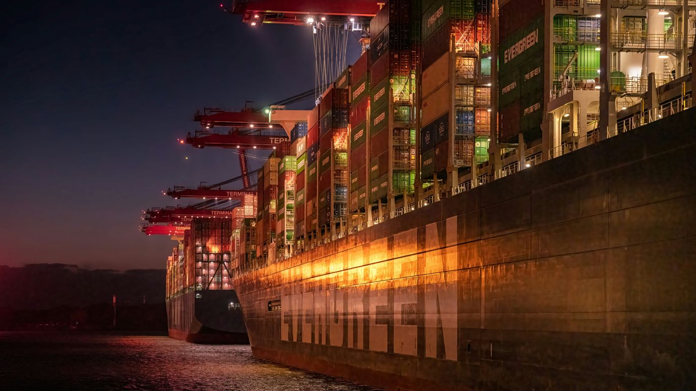 Freight monitoring systems showing global movement paths