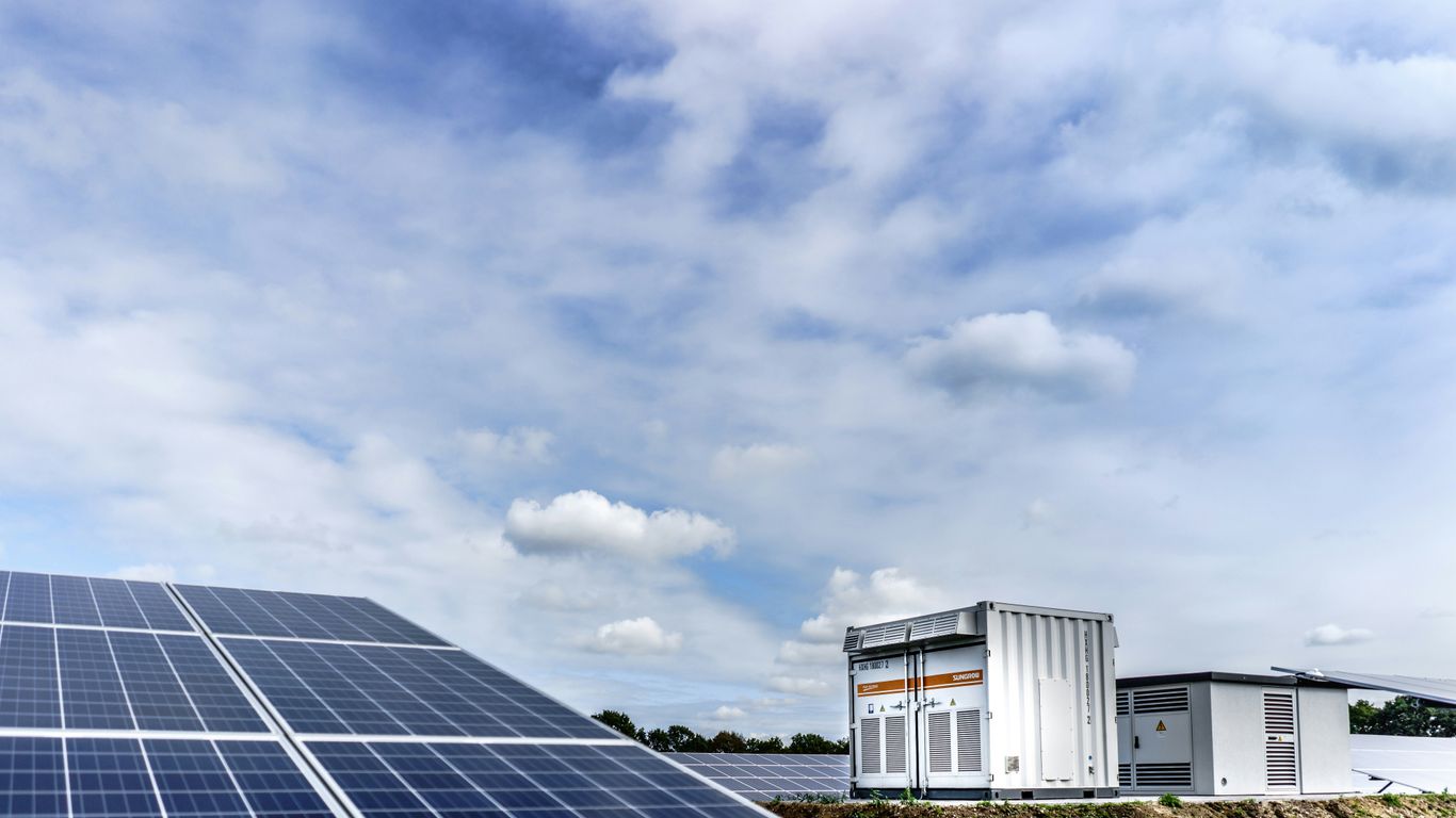 Batteries capable of long duration power storage solutions