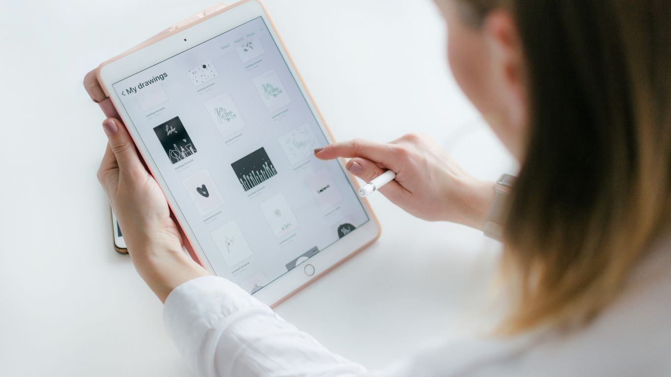 Modern digital interfaces for professional property management