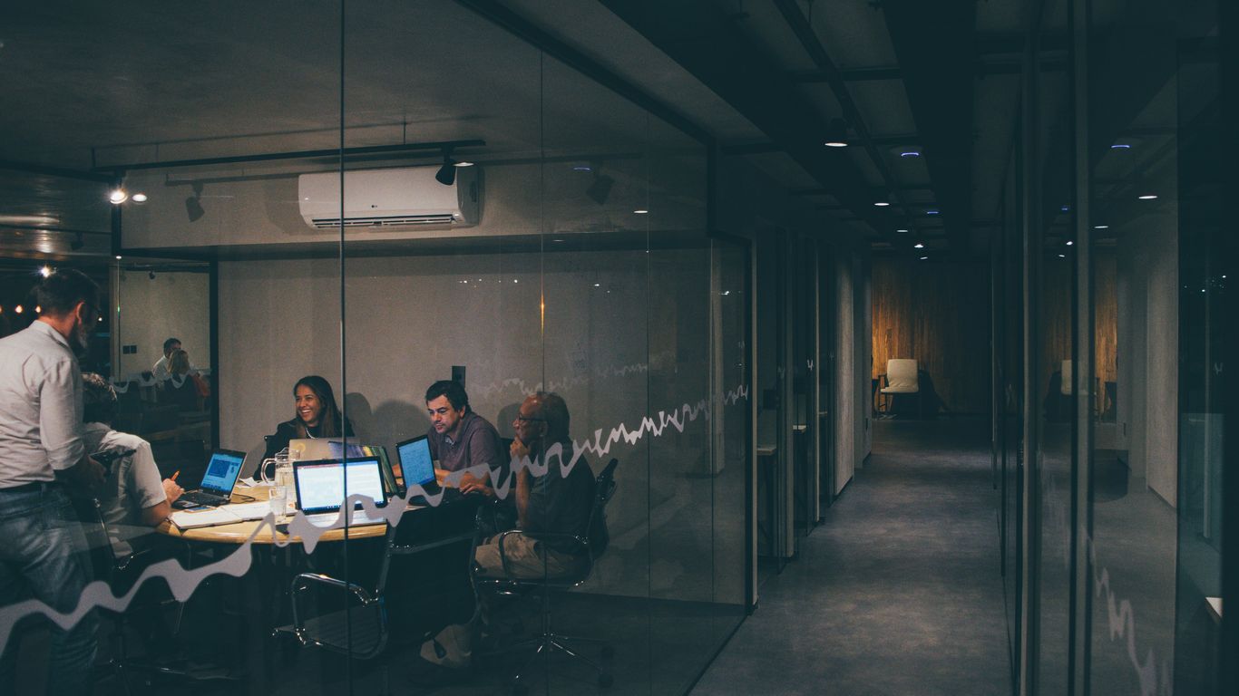 Collaborative team dynamics in an agency environment