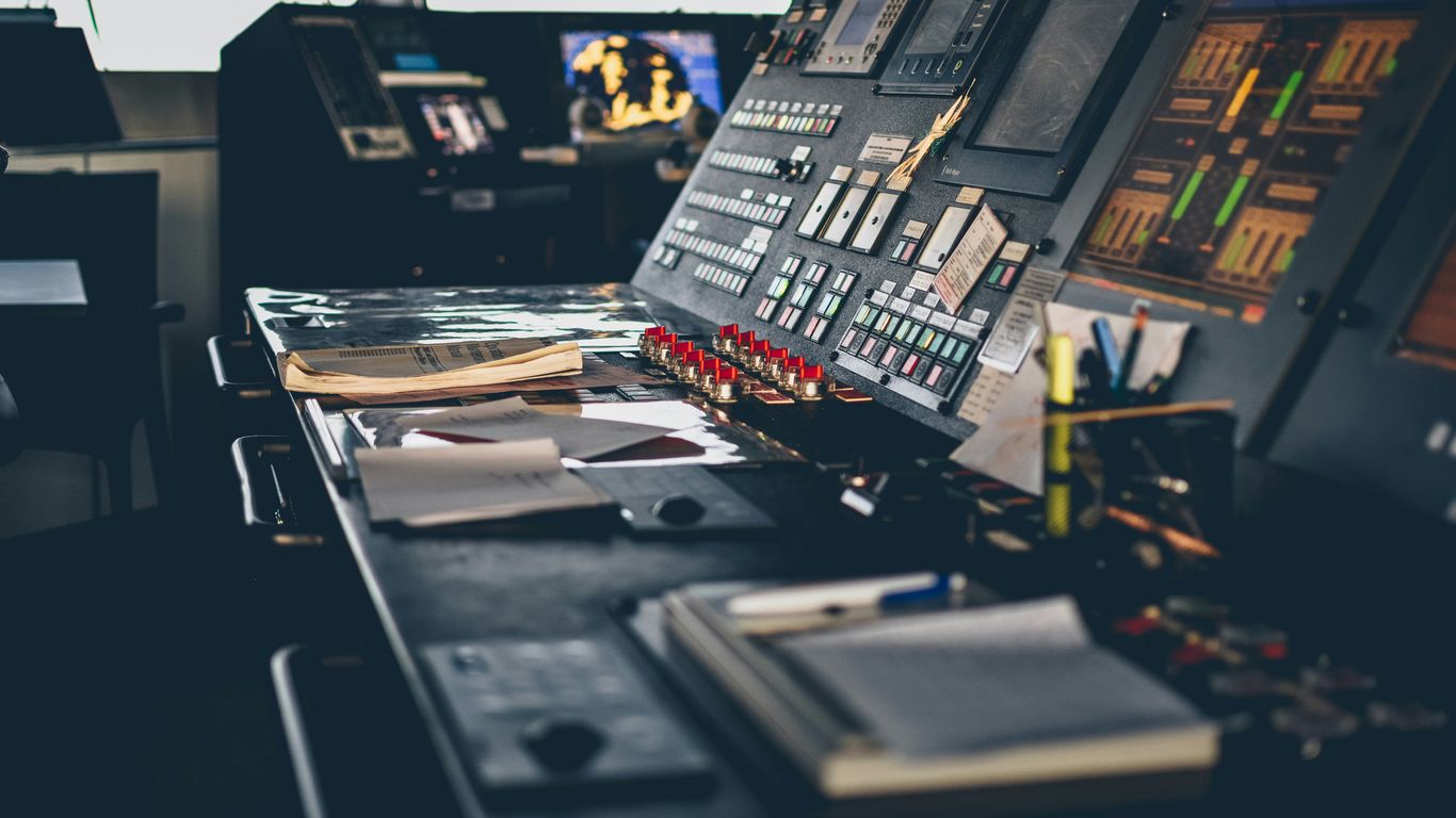Integrated system hardware setup and monitoring screens