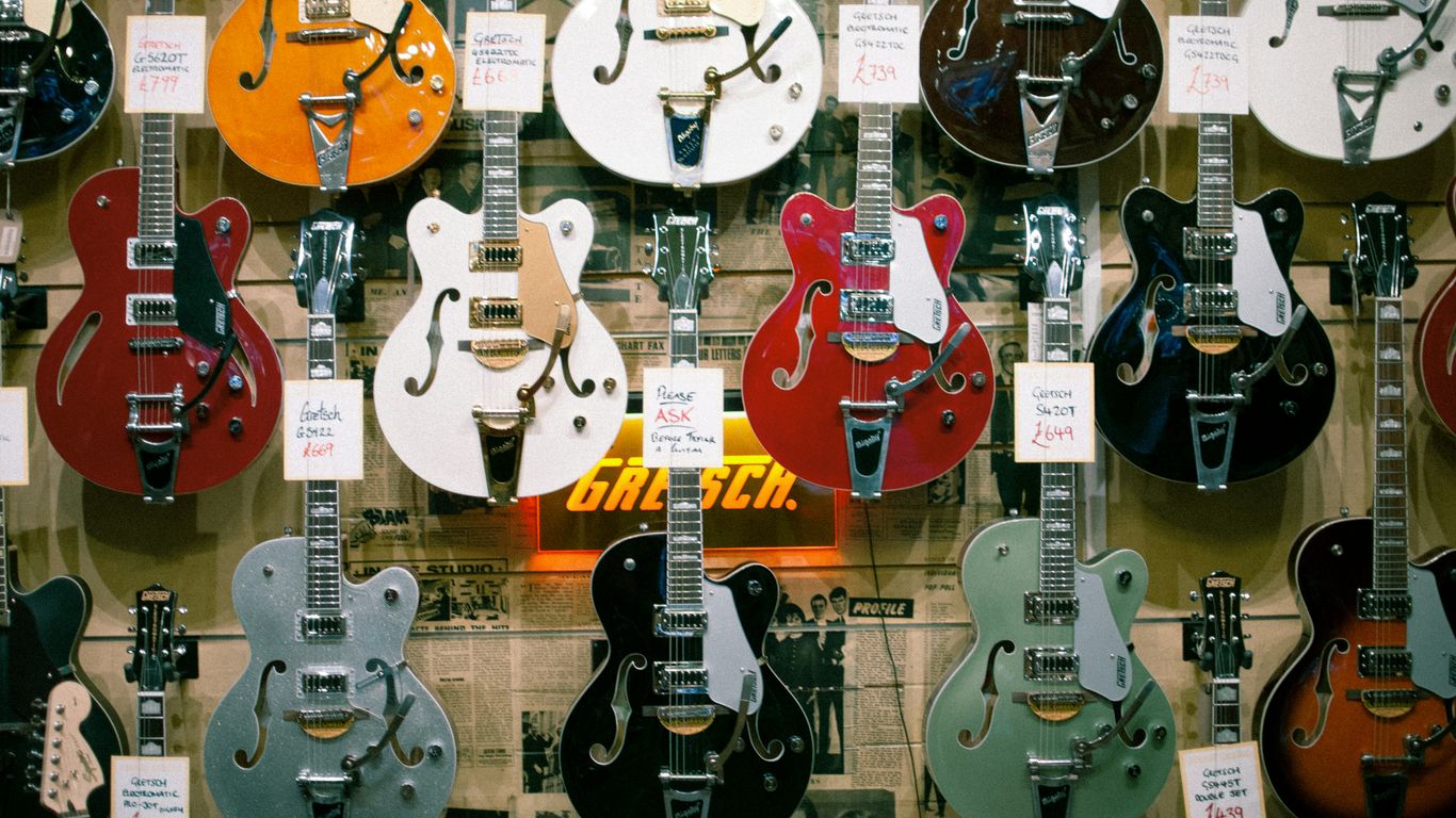 Supplier reviewing guitar order specifications