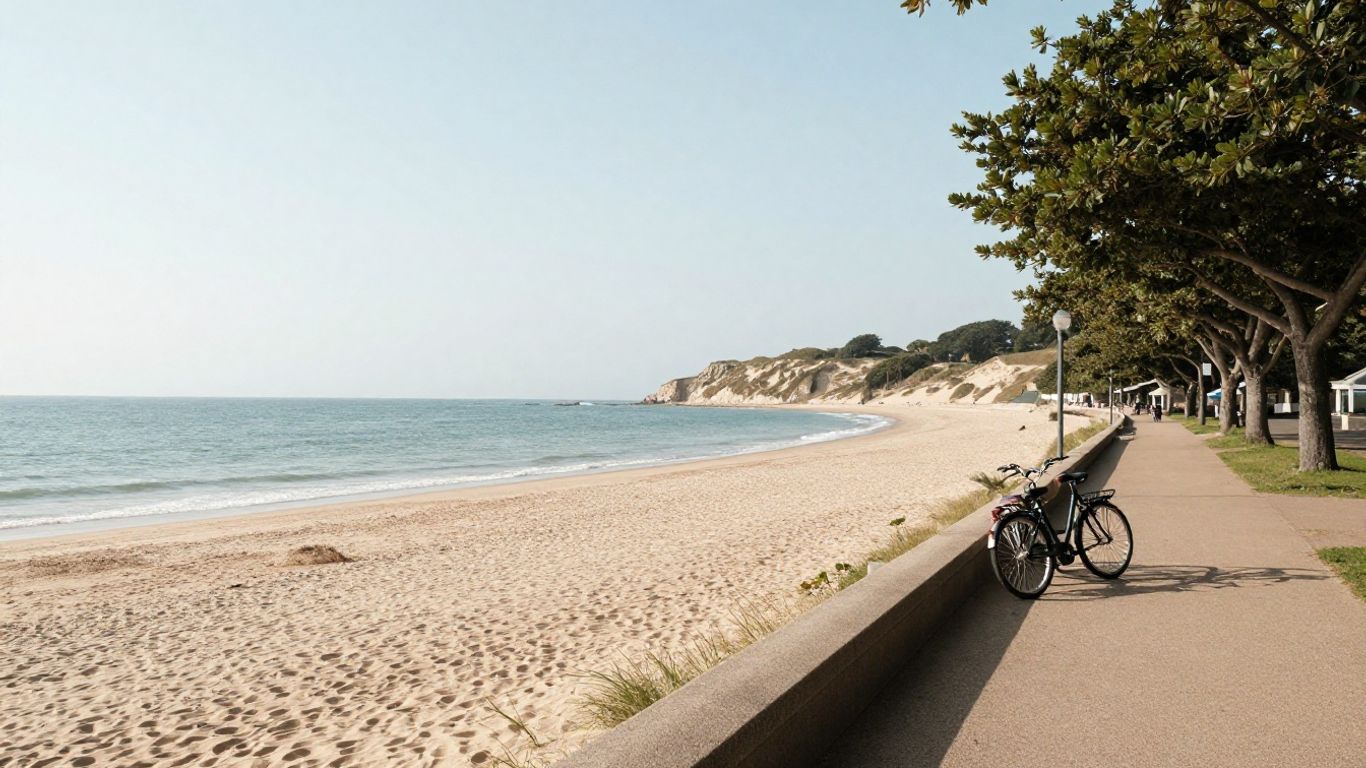 Promenade de plage et hôtels à Saint-Jean-de-Monts