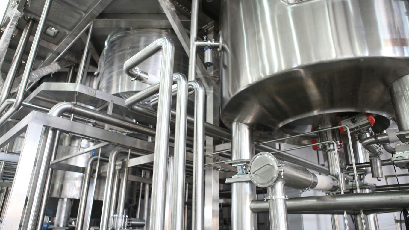 Stainless steel flasks arranged for export