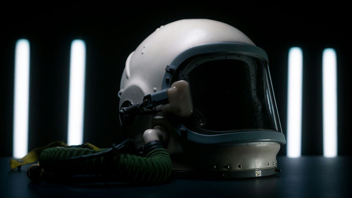 white and grey helmet