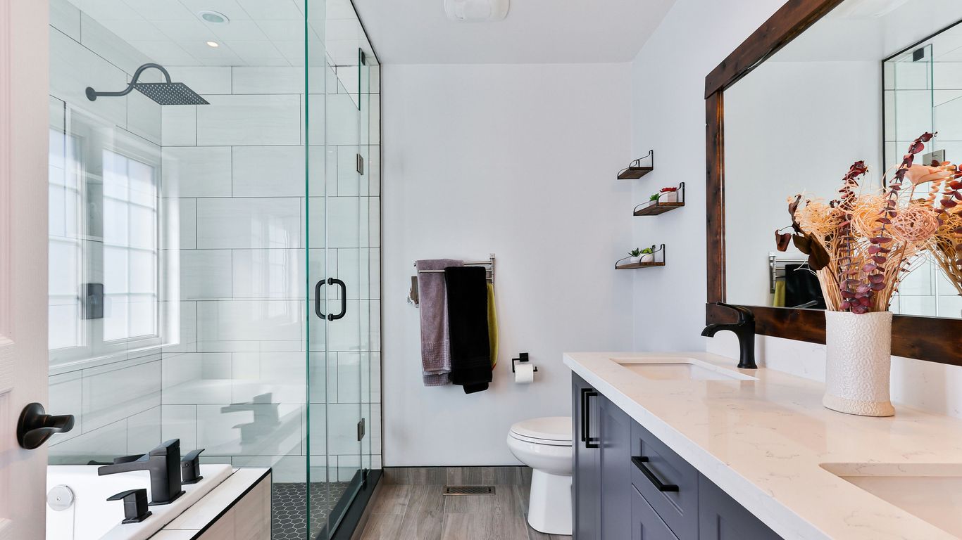 Stone bathtub delivery through doorway