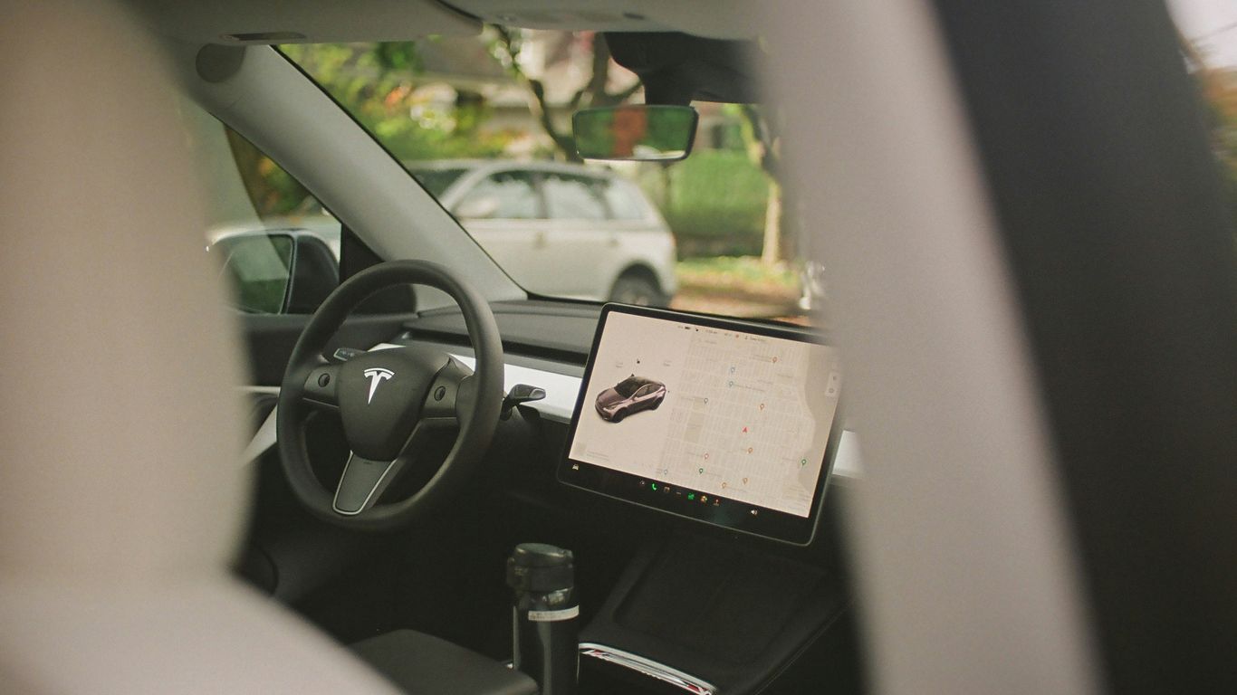 Best Matte Screen Protectors for the Tesla Model Y Juniper: Fit, Features and Buying Guide