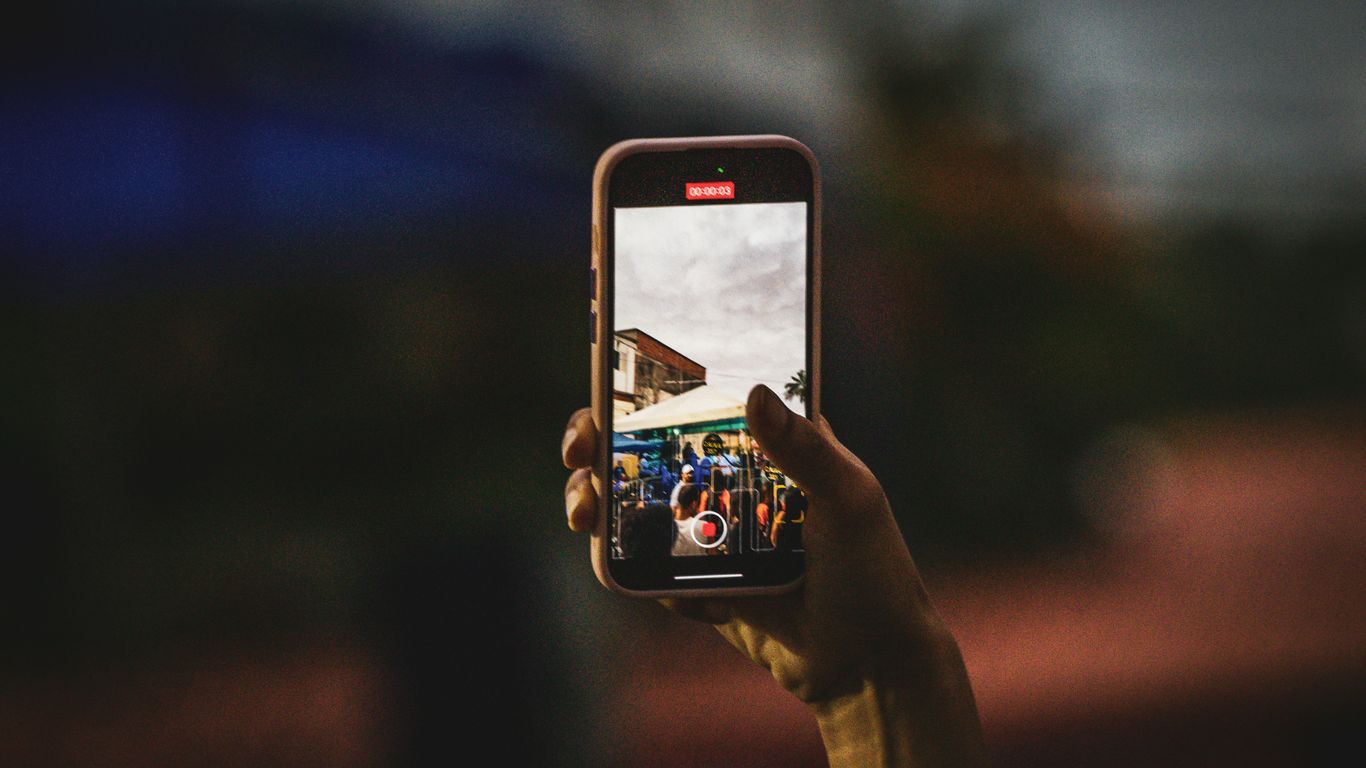 Engaging with audience through motion