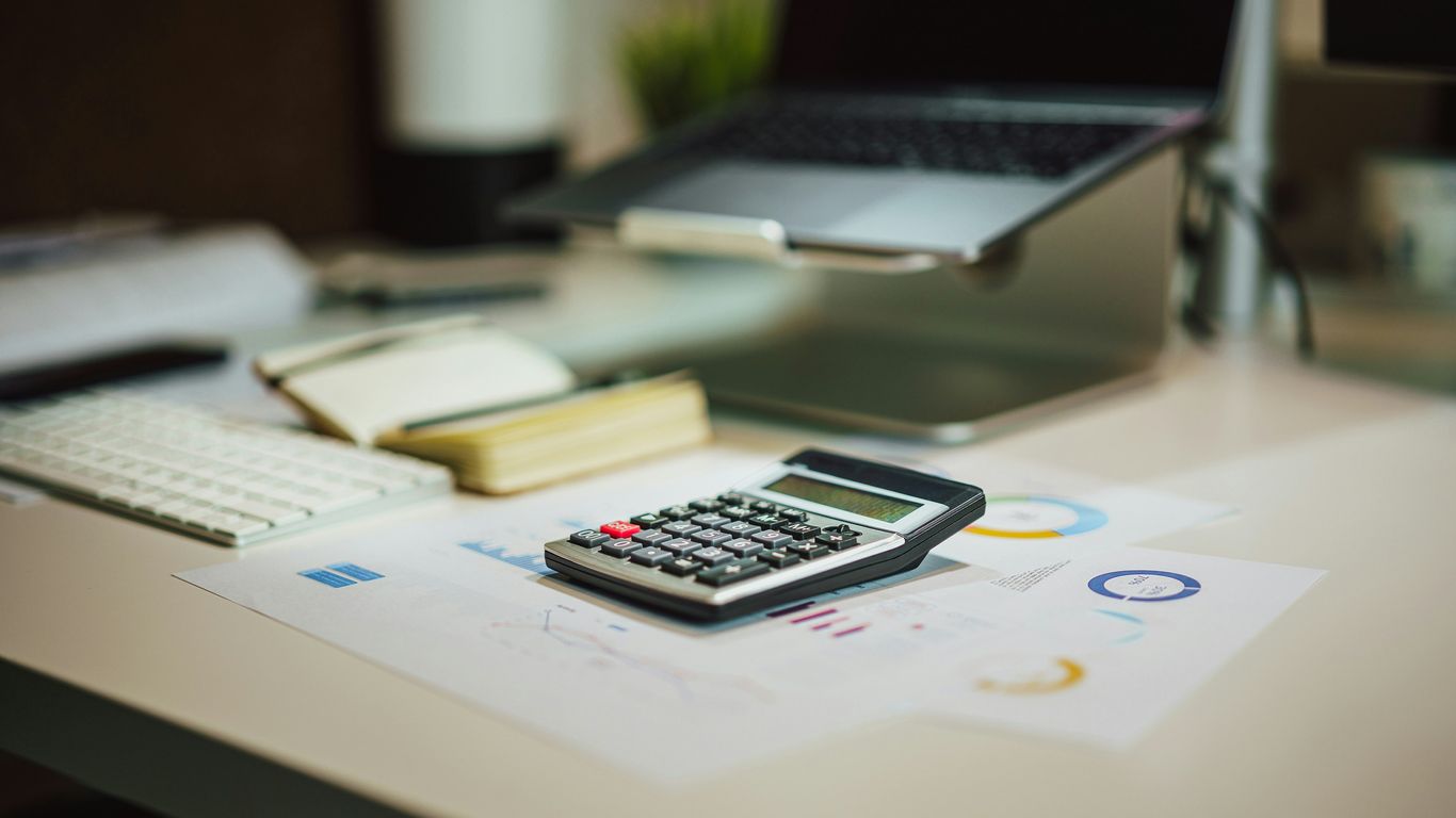 Calculating Singapore import taxes
