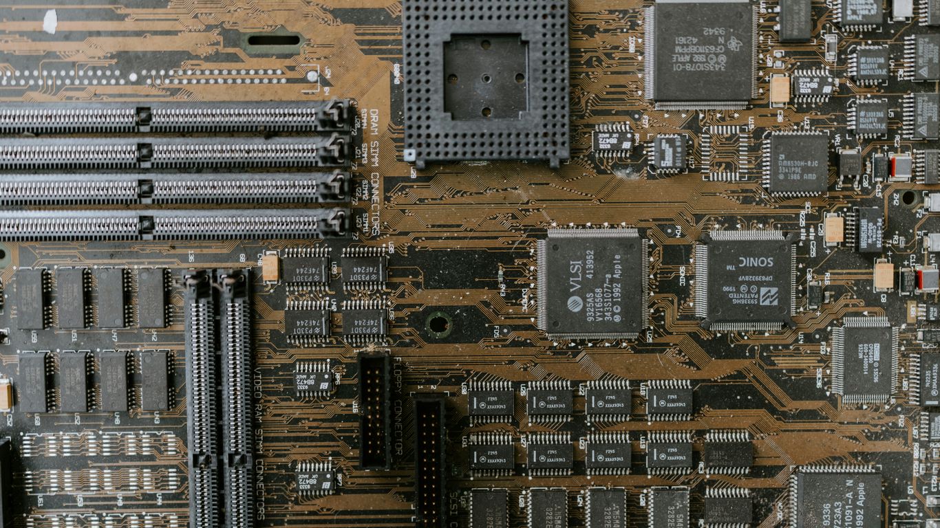 black and silver computer ram stick