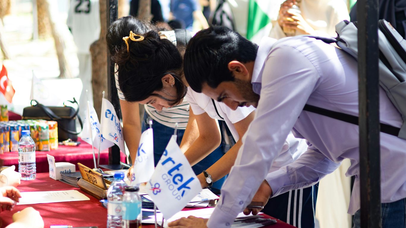 Engaging event lucky draw station