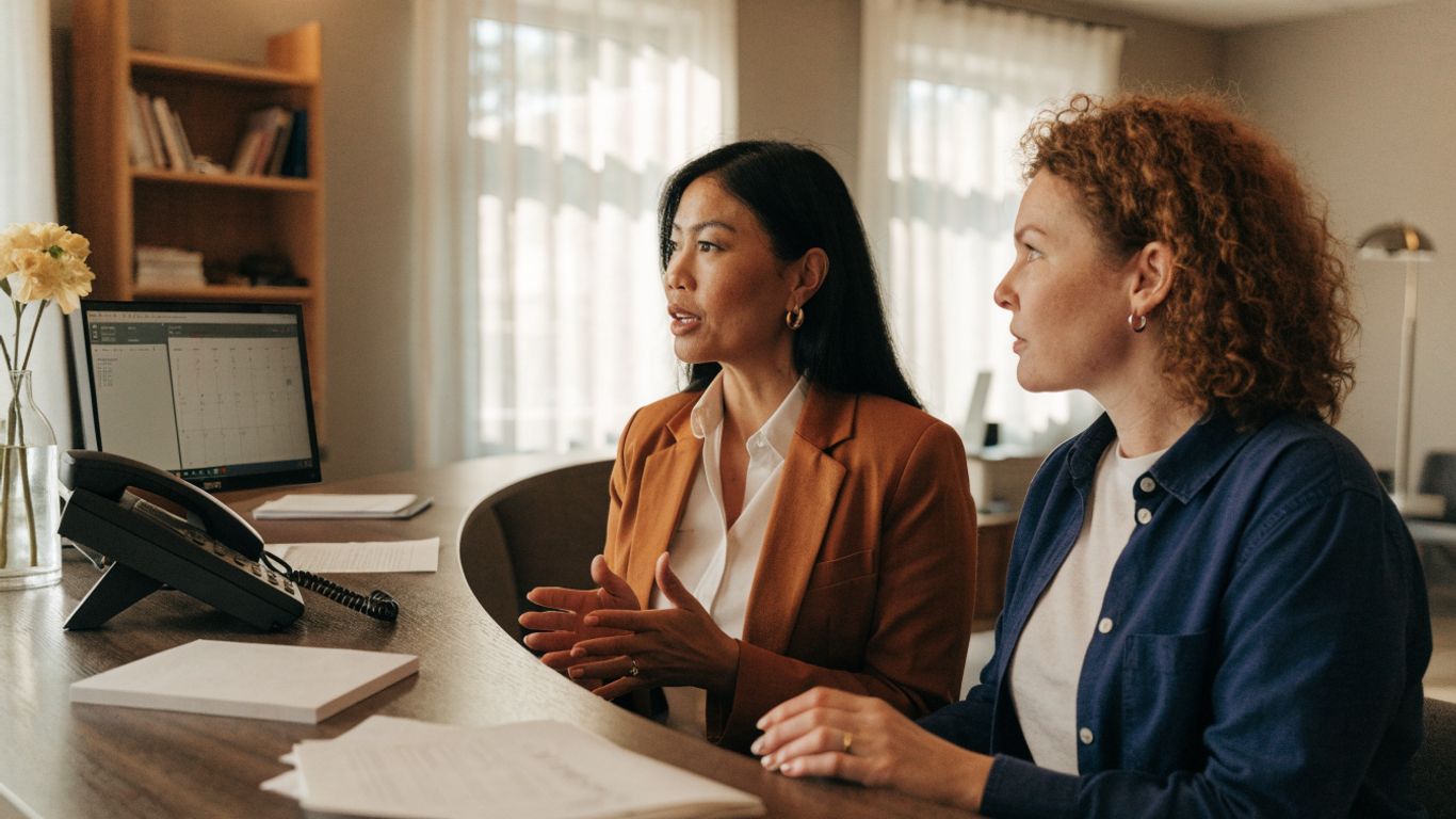 AI Receptionist vs Answering Service: A Medspa Vendor Evaluation Scorecard