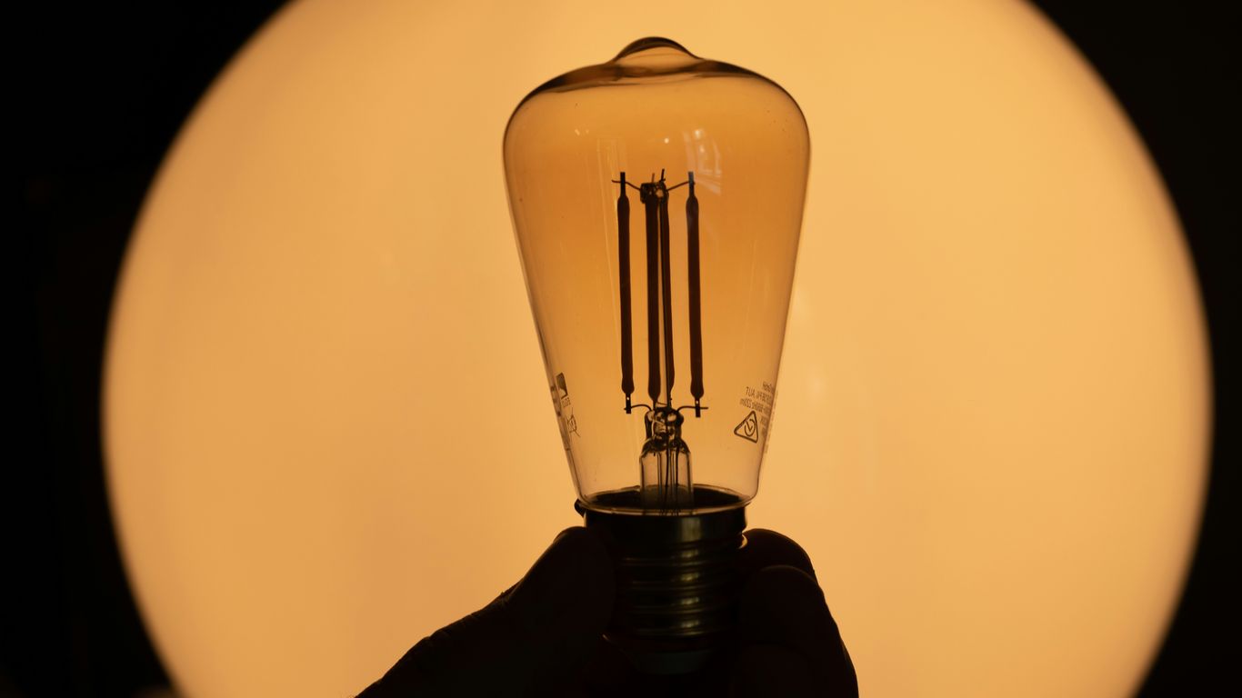 a light bulb on a stand