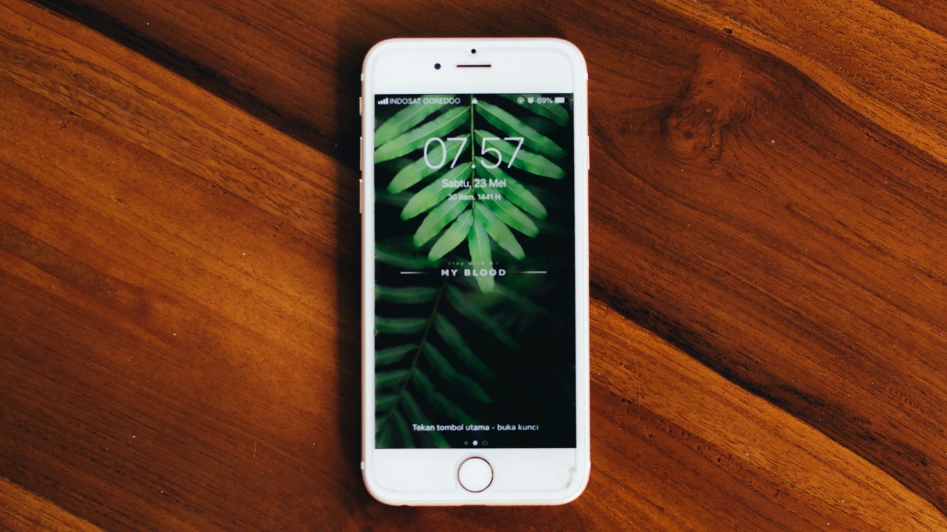 Tree service website on a mobile phone