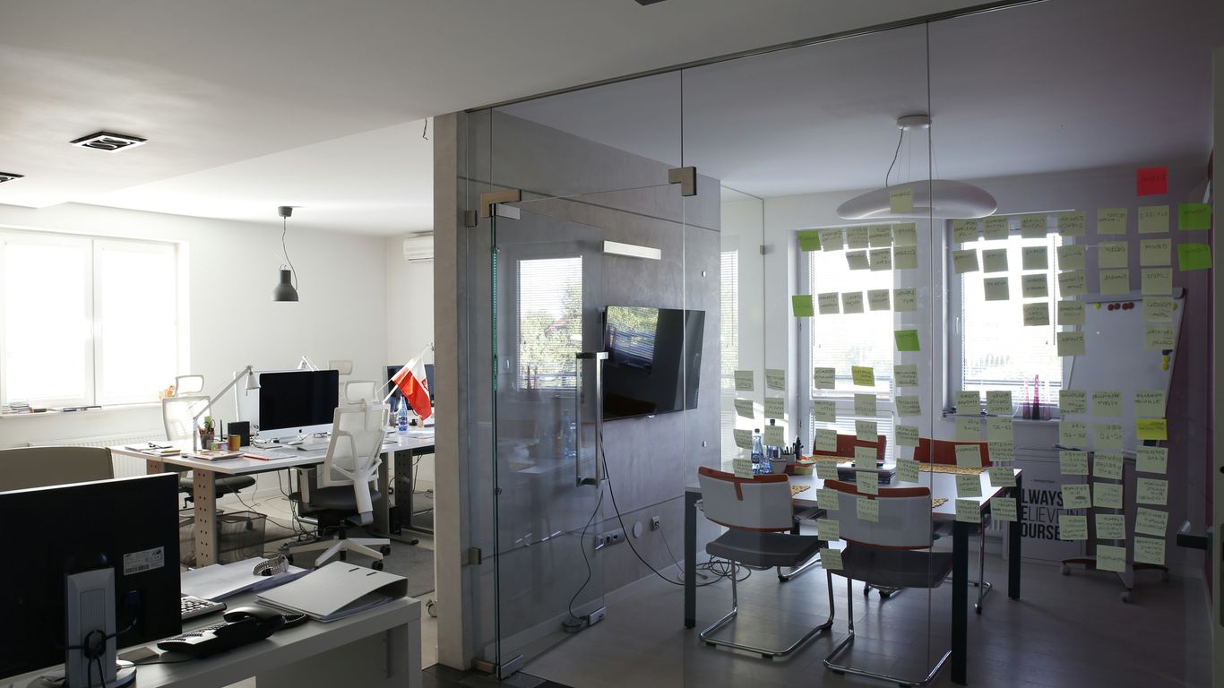 Office privacy screens in a modern workshop