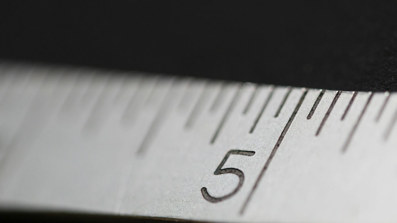 Measuring structural load capacity for acrylic furniture