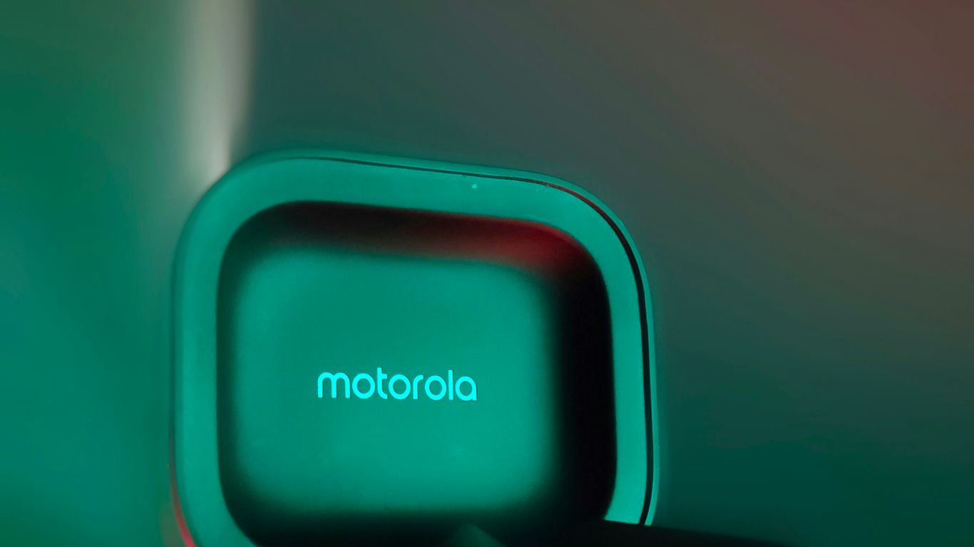 Motorola logo on a teal square device