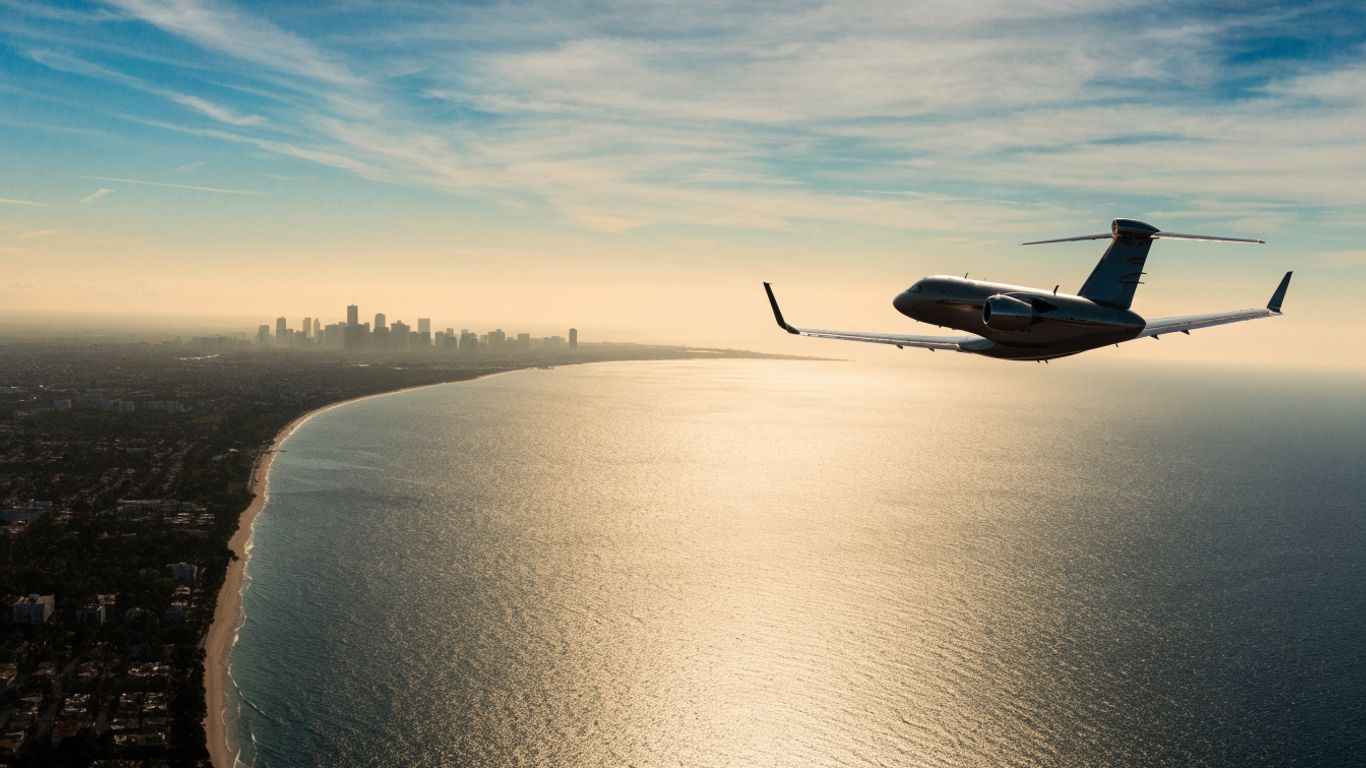 Private jet in Miami: A guide to chartering, costs, and airports