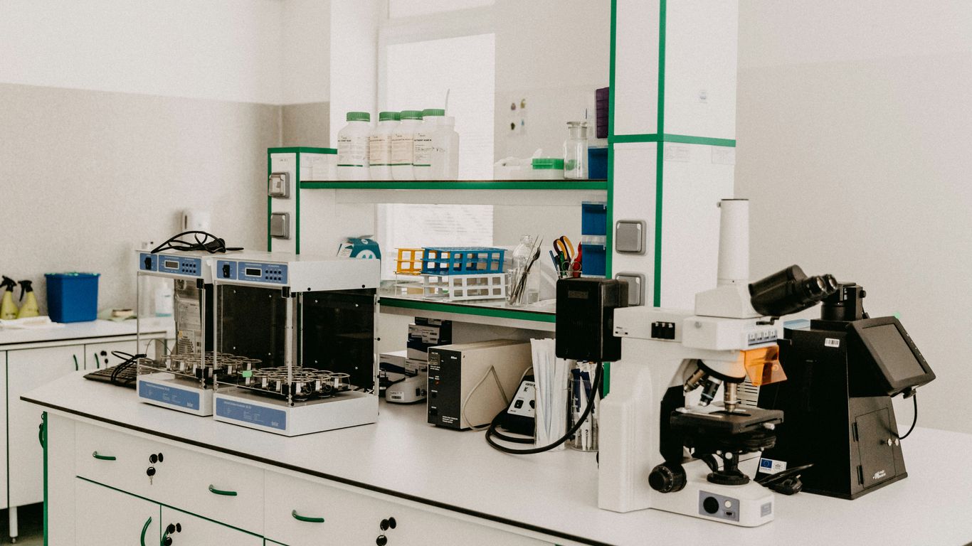 Testing the impact resistance of plastic materials