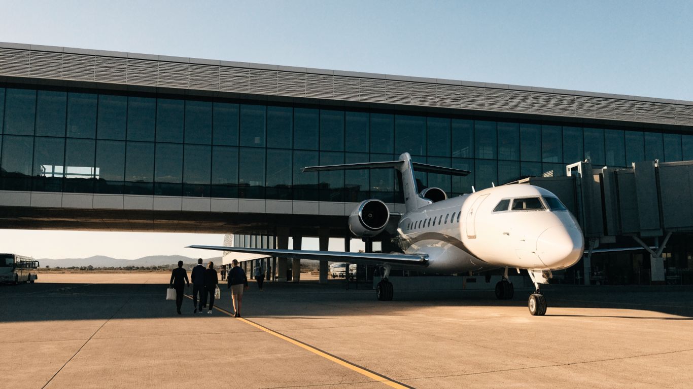 Flight private jet: How to plan and book a private jet trip