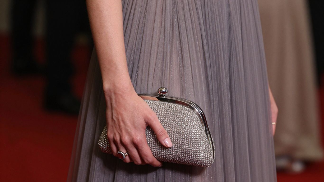 Abendtasche zu einem eleganten Abendkleid