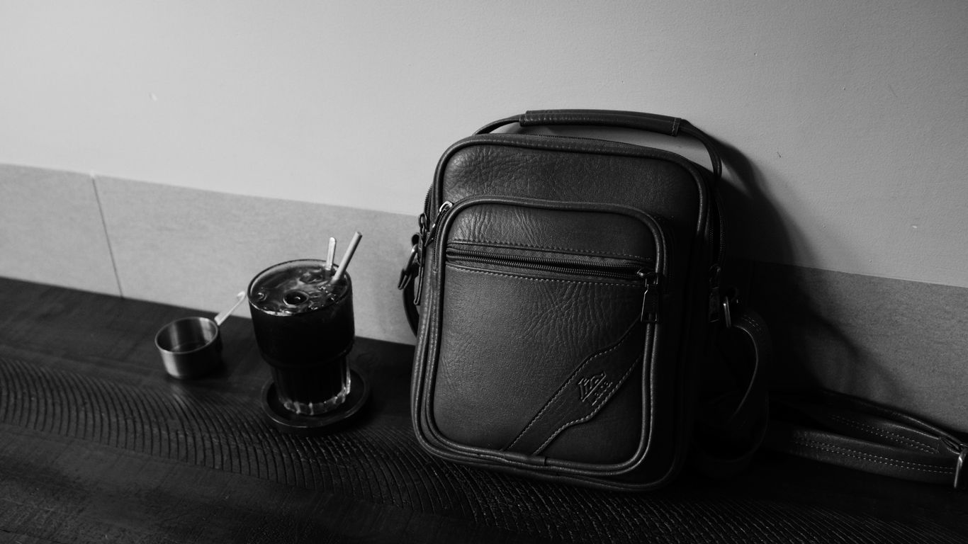 Hands-free yoga backpack for daily urban commuting