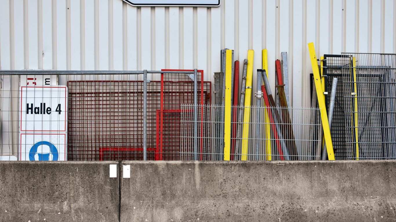 Oil & Gas Facility Signage Requirements in Houston: A Complete Compliance Guide