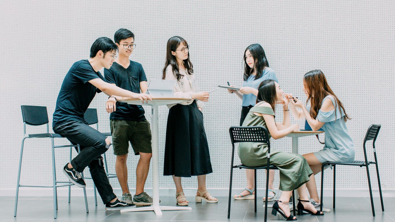 Mastering Conversation Fillers: "Well," "You Know," "I Mean" (Without Overusing)