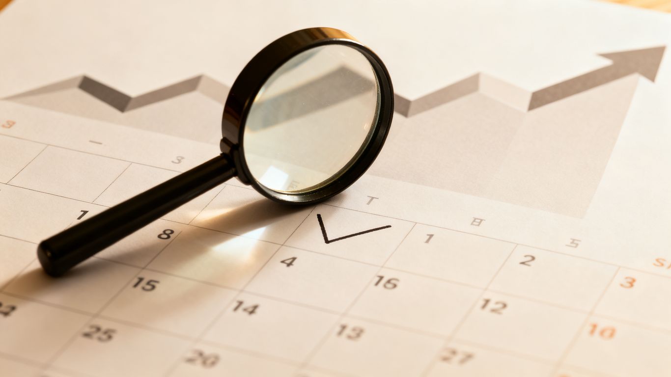 Marketing Quarterly Pest Plans: The Recurring Revenue Campaign
