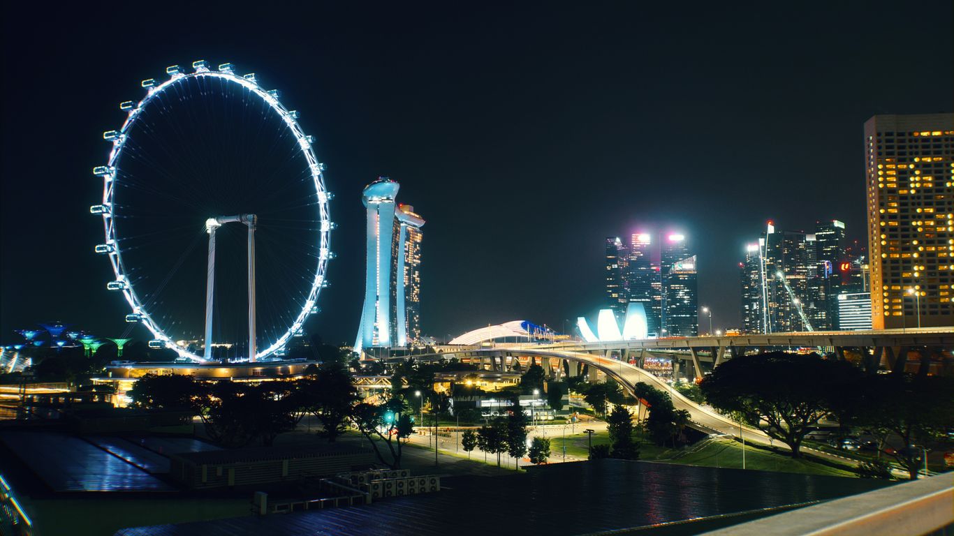 Singapore flyer observation wheel at night