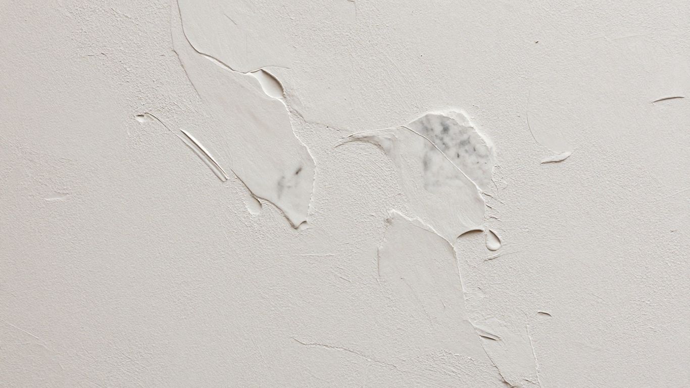 Venetian plaster versus normal plaster texture comparison.