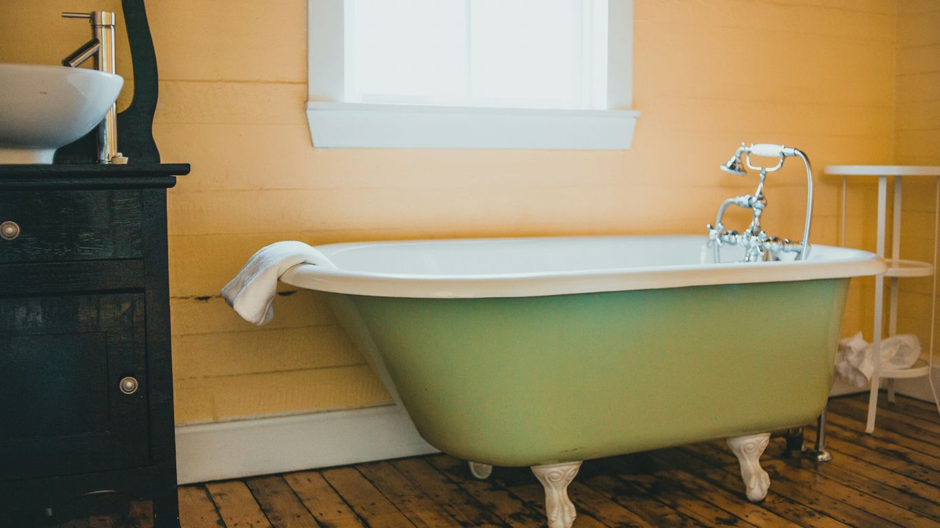 Stone bathtub delivery route and bathroom access
