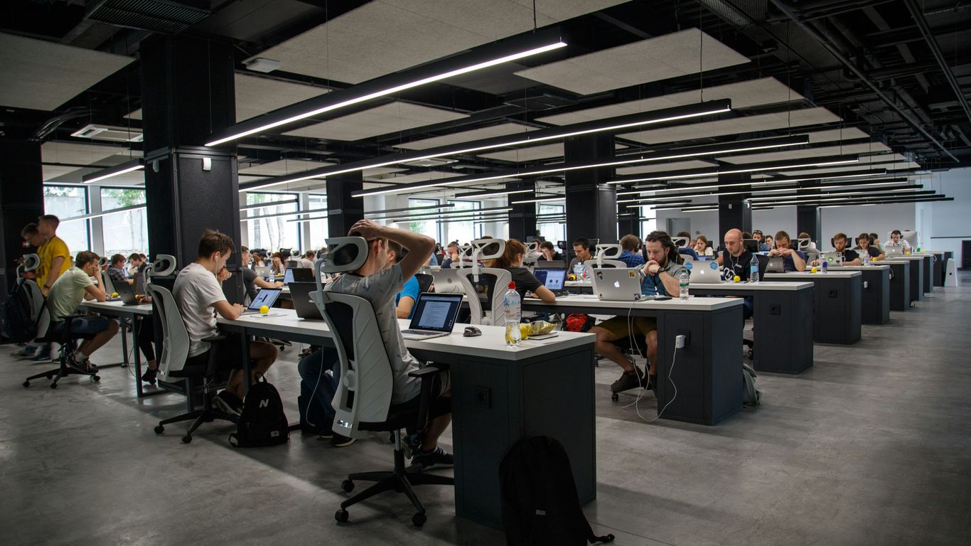 The evolution of professional roles in contemporary agency settings