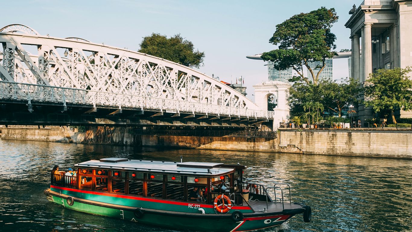 Historic Singapore River waterfront and trading boats