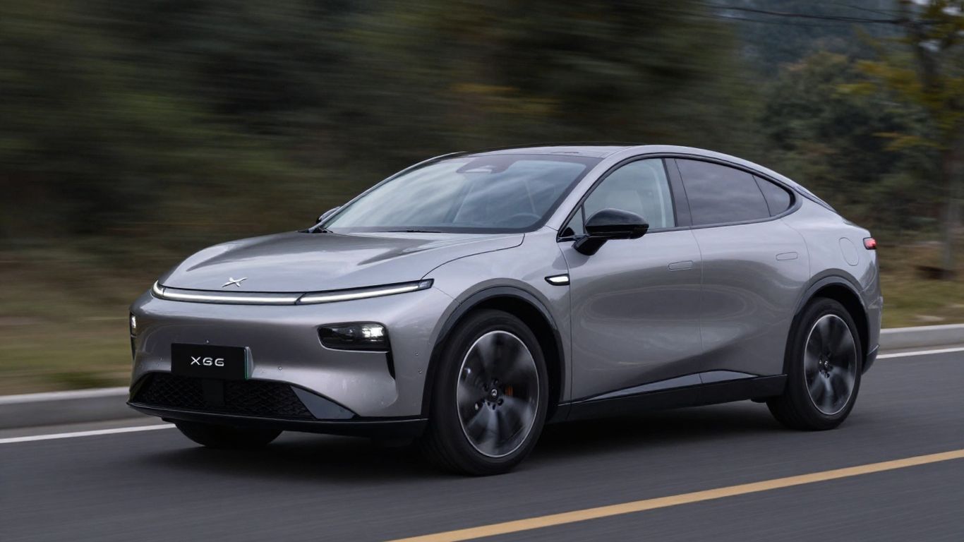 Xpeng G6 SUV in dynamischer Aufnahme