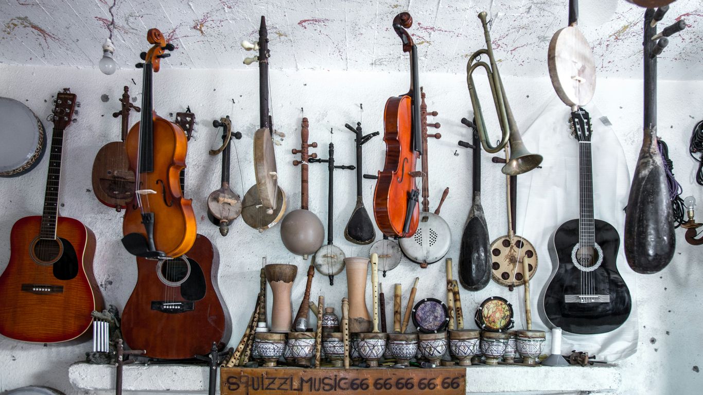 Violin factory inspection and packing area