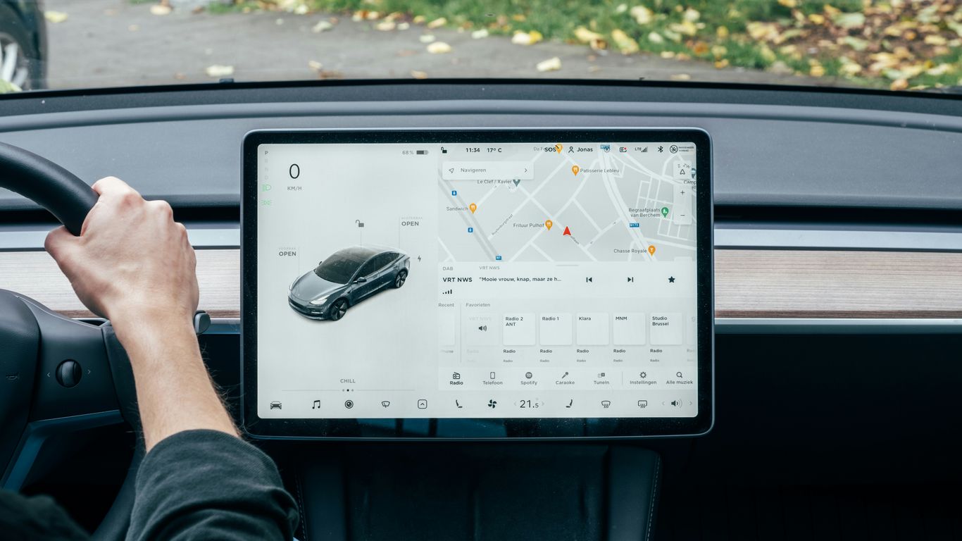 Tesla Navigation Voice Commands: Complete List