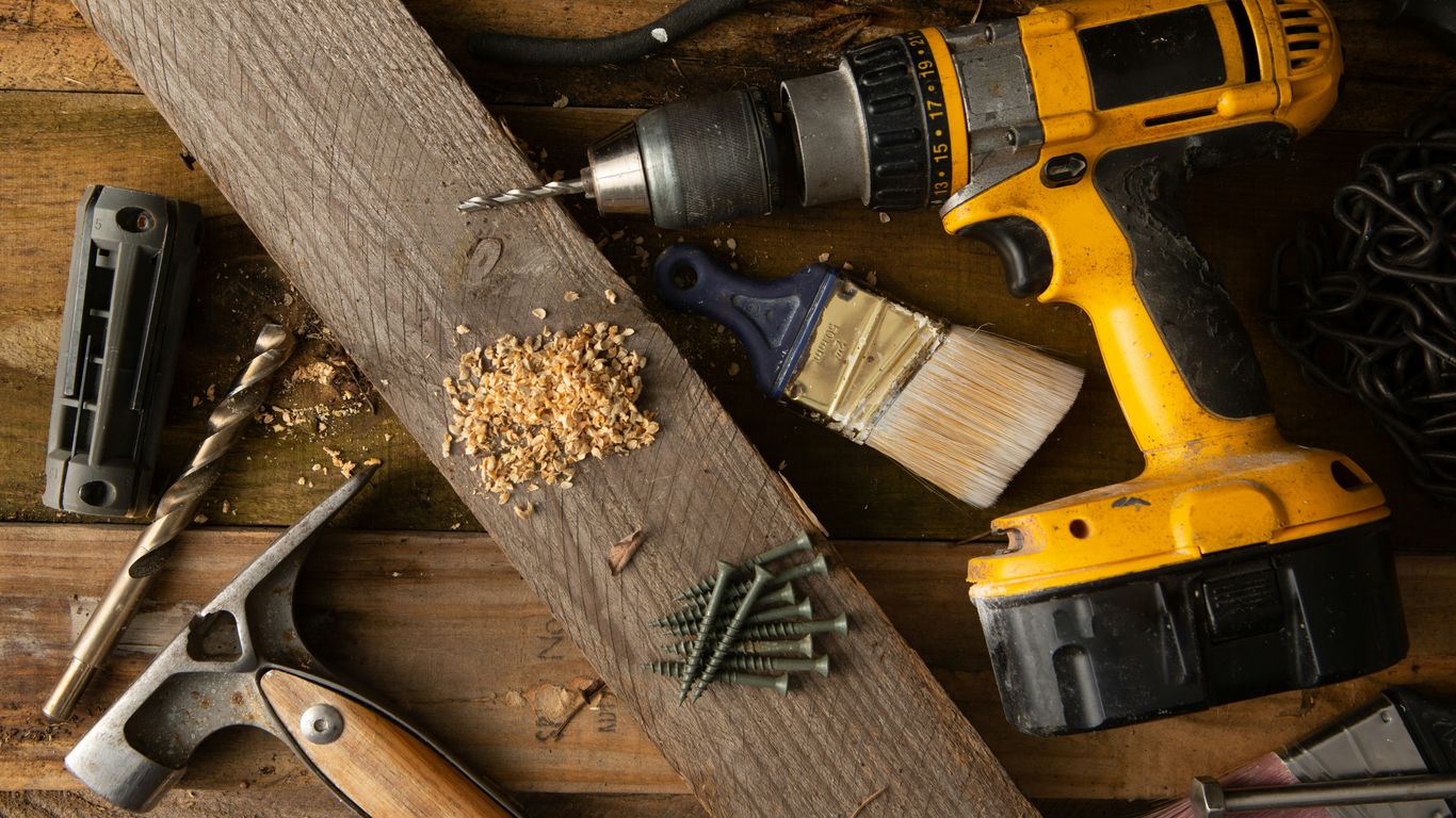 Modern wall mounting hardware for display